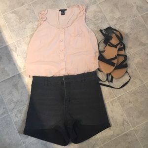 😎🥰3 for 20! Pink crop top